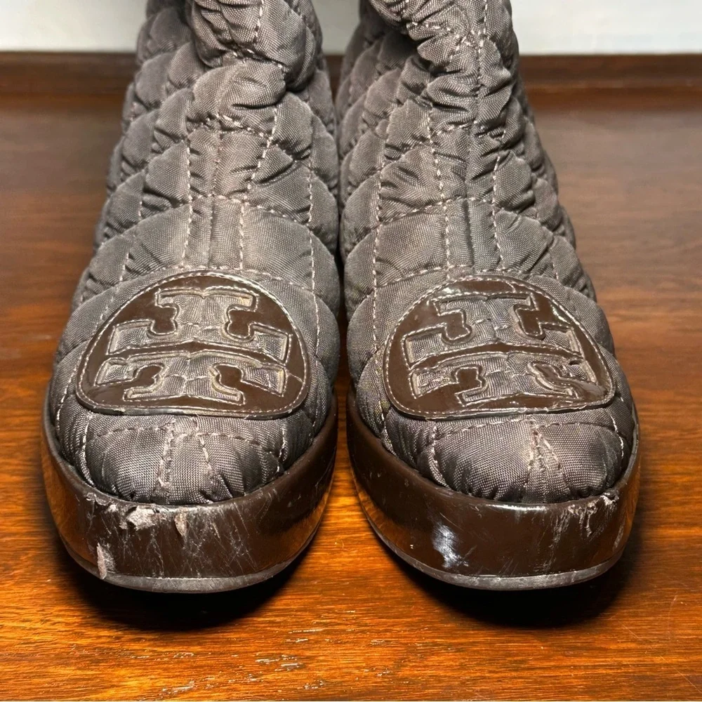Tory Burch Gigi Quilted Nylon Wedge Boots Size 6.5 Brown